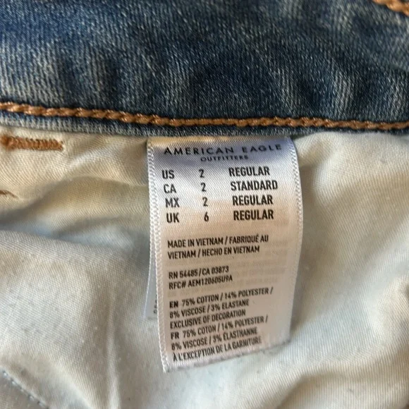 American Eagle Woman’s denim skinny jean. Next Level stretch. Size 2. - Picture 4 of 4